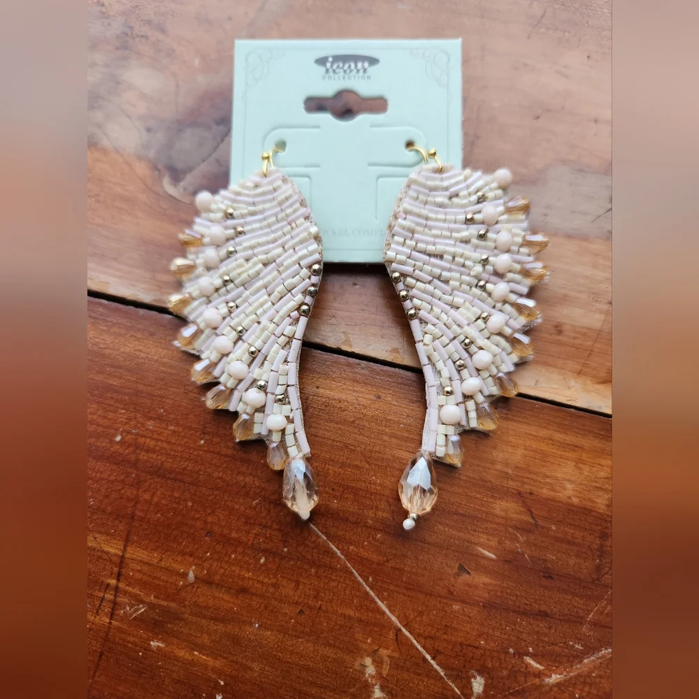 Sold!! Creamy White Angel Wings Pierced Earrings - Picture 10 of 15